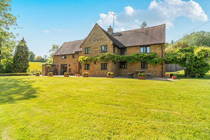 4 Bedroom Detached House For Sale In Mollington Lane, Shotteswell, Banbury, Warwickshire, OX17