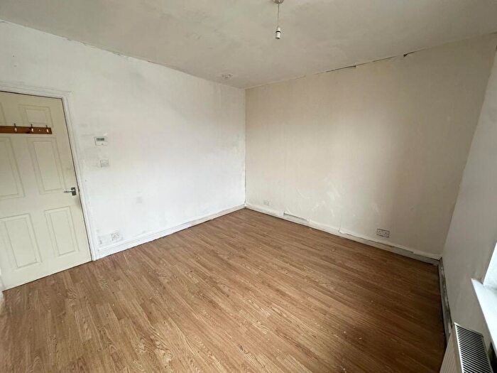 2 Bedroom Terraced House To Rent In Longroyd Grove, Leeds, LS11