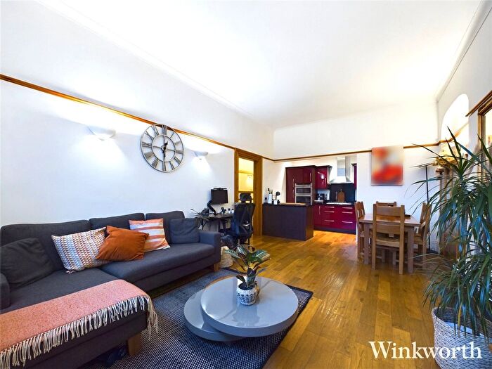 2 Bedroom Flat To Rent In Castlebar Road, London, W5
