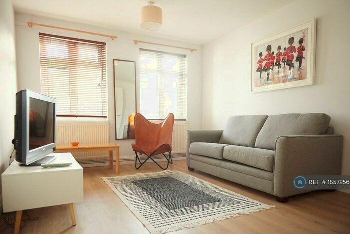 1 Bedroom Flat To Rent In Totteridge Lane, London, N20