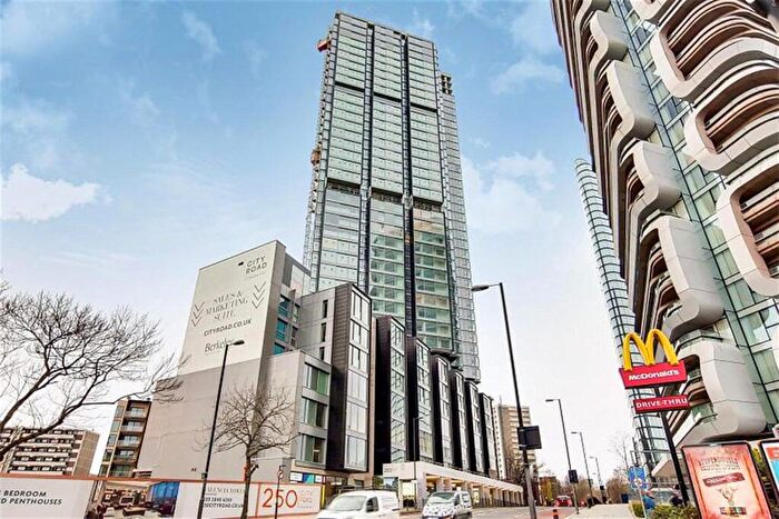 3 Bedroom Apartment To Rent In Carrara Tower, Angel, Old Street, London, EC1V
