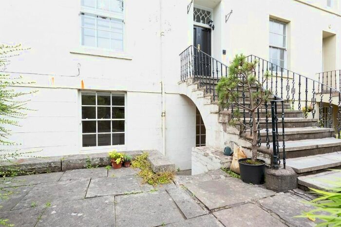 1 Bedroom Flat To Rent In Marshall Place, Perth, Perthshire, PH2