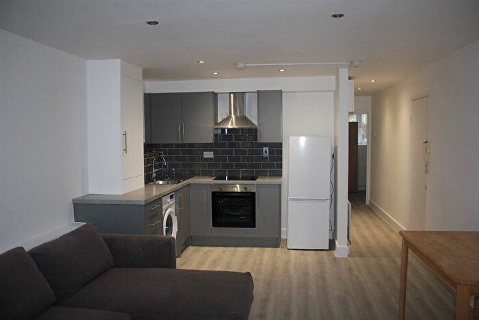 2 Bedroom Property To Rent In Gleneagle Road, London, SW16