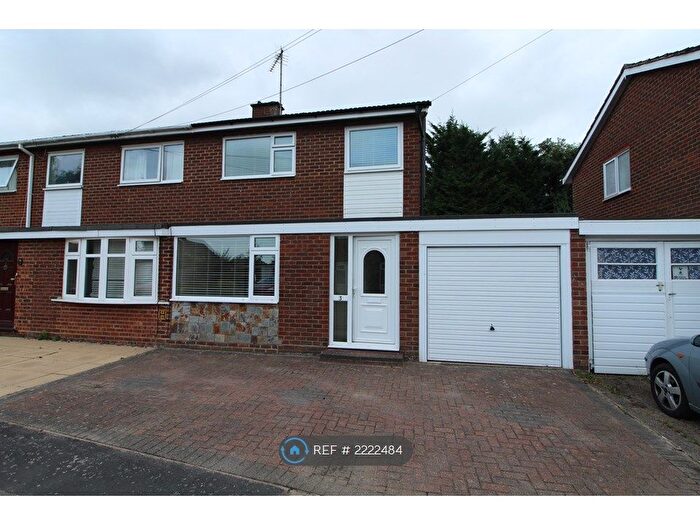3 Bedroom Semi-Detached House To Rent In St. Margarets Close, Newport Pagnell, MK16