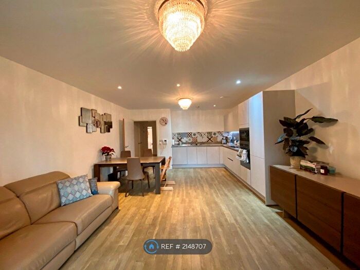 3 Bedroom Flat To Rent In Nyland Court, London, SE8