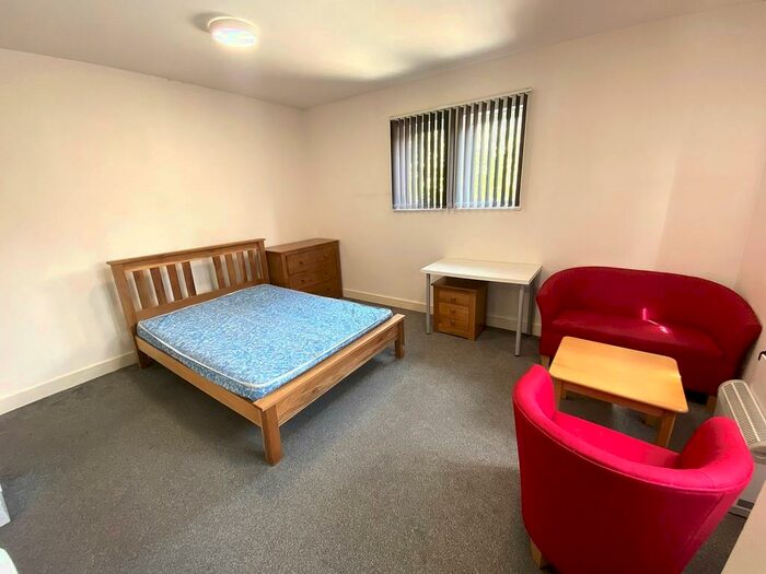 Studio To Rent In Lake Road, Portsmouth, PO1