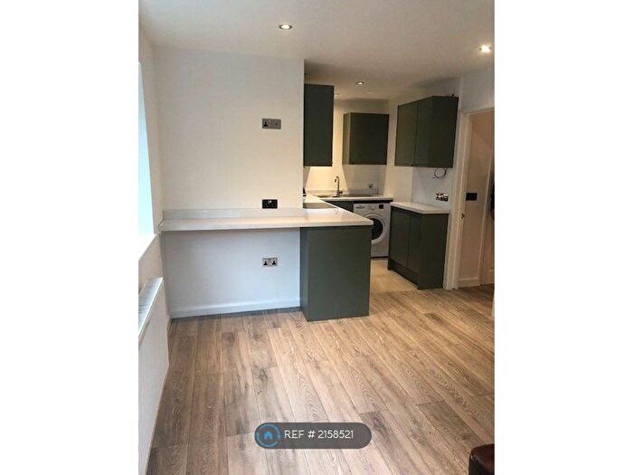 1 Bedroom Flat To Rent In Ash Green Lane East, Surrey, GU12
