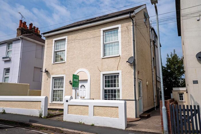 Flat To Rent In Albion Road, Gravesend, Kent, DA12