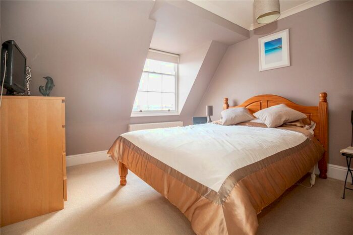 2 Bedroom Flat To Rent In Caledonia Place, Clifton, Bristol, BS8