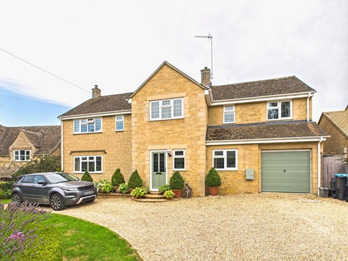 5 Bedroom Detached House For Sale In Shipton Road, Milton-under-Wychwood, OX7