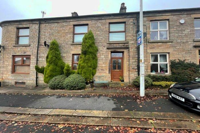 2 Bedroom Flat To Rent In High Street, Bolton BL7