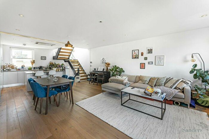 2 Bedroom Flat To Rent In Upper Street, Islington, London, N1