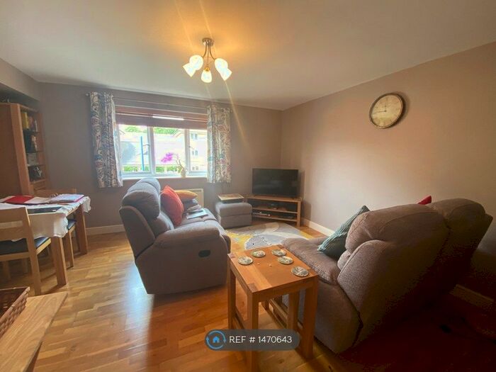 2 Bedroom Flat To Rent In Scotney Gardens, Maidstone, ME16