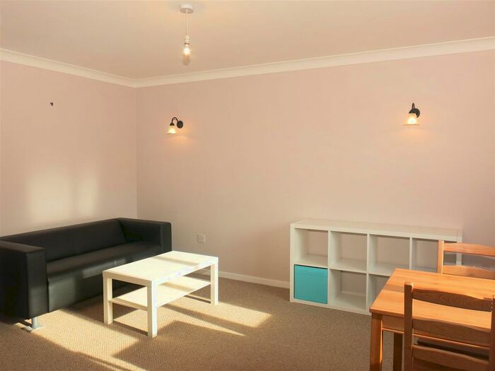 2 Bedroom Flat To Rent In Bellcroft, Birmingham, Birmingham, B16