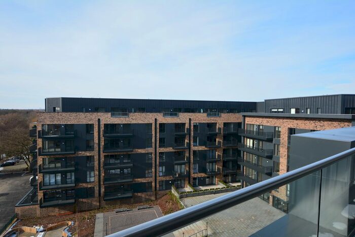 2 Bedroom Flat To Rent In George Street, Ashford, Kent, TN23