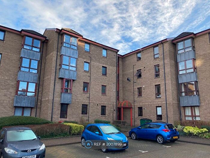 3 Bedroom Flat To Rent In Sienna Gardens, Edinburgh, EH9