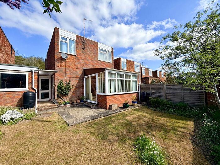 3 Bedroom Detached House For Sale In Willows Road, Bourne End, SL8