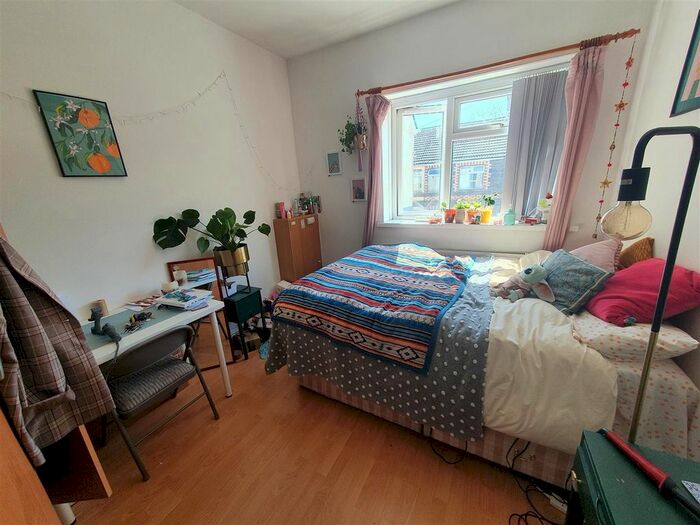 2 Bedroom Flat To Rent In Mundy Place, Cathays, Cardiff, CF24