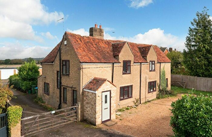 4 Bedroom Detached House For Sale In Leighton Road, Northall, LU6