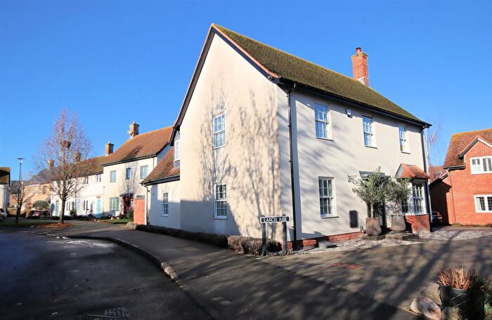 4 Bedroom Detached House For Sale In Larch Rise, Silsoe, Bedford, MK45