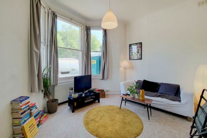 2 Bedroom Apartment To Rent In Bedford Hill, Balham, SW12