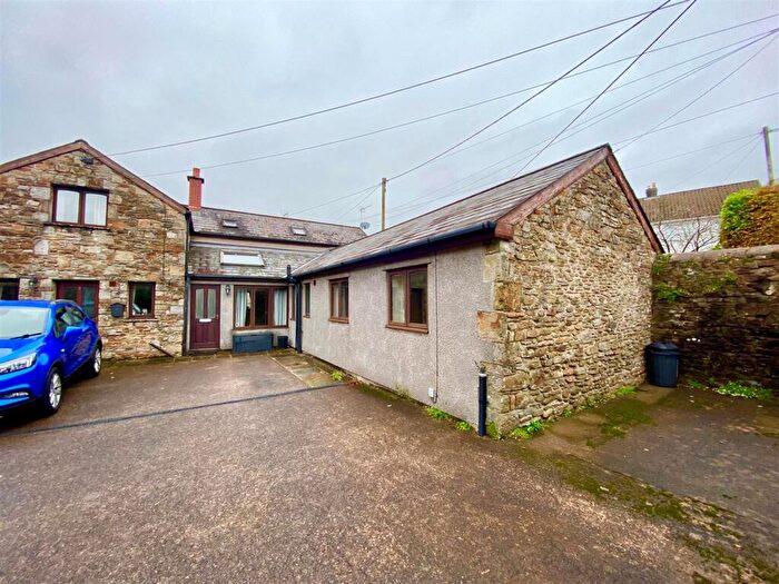3 Bedroom Barn Conversion To Rent In The Courtyard, Wern Dew Farm, Aberkenfig., CF32