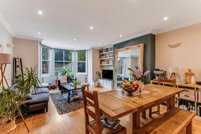 1 Bedroom Flat To Rent In The Avenue, Brondesbury Park, NW6