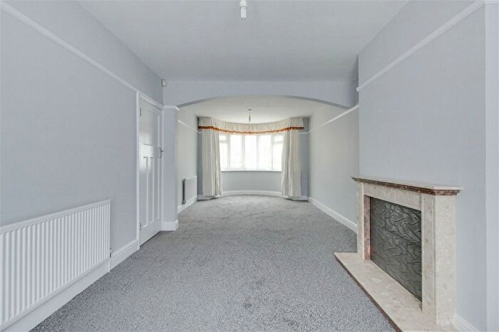 3 Bedroom Terraced House To Rent In Lynton Road, Harrow, HA2