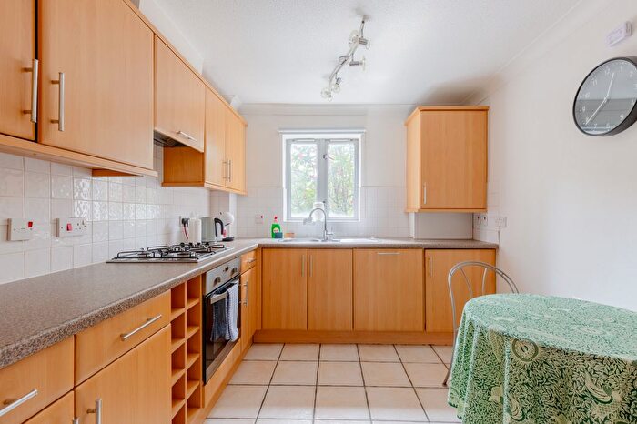 1 Bedroom Flat To Rent In Grenade Street, London ., E14