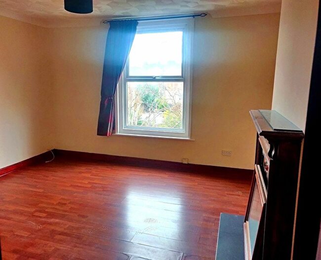 1 Bedroom Flat To Rent In Clarendon Road, Southsea, PO4