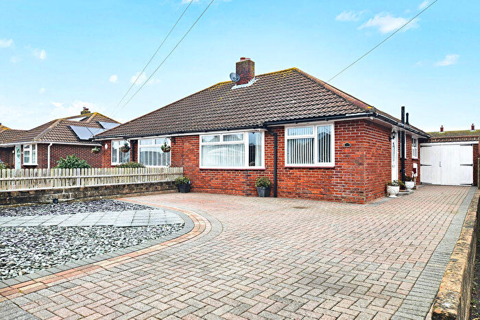 3 Bedroom Semi-Detached Bungalow For Sale In Walnut Drive, Stubbington, PO14