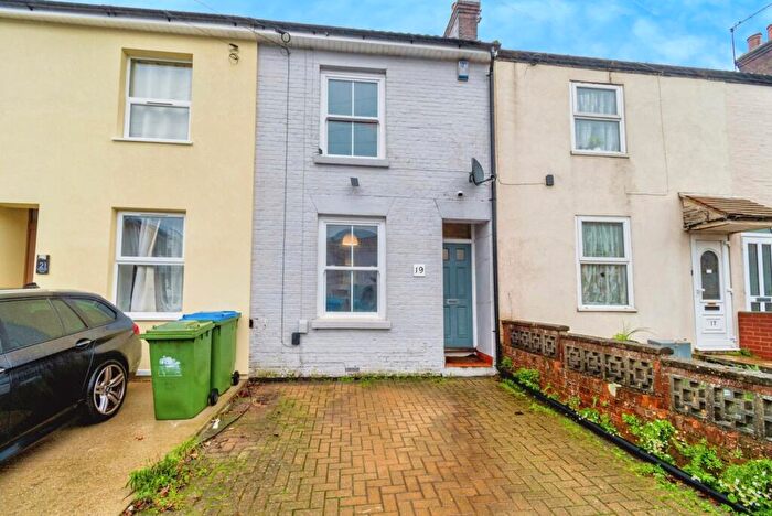 2 Bedroom Terraced House For Sale In Waverley Road, Southampton, Hampshire, SO15
