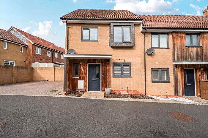 3 Bedroom End Of Terrace House For Sale In Hoopers Walk, Longwell Green, Bristol, BS30