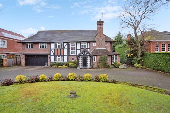 8 Bedroom Detached House To Rent In Linksway, Northwood, HA6