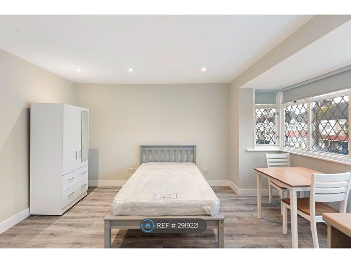 Studio To Rent In Cheam, Sutton, SM3