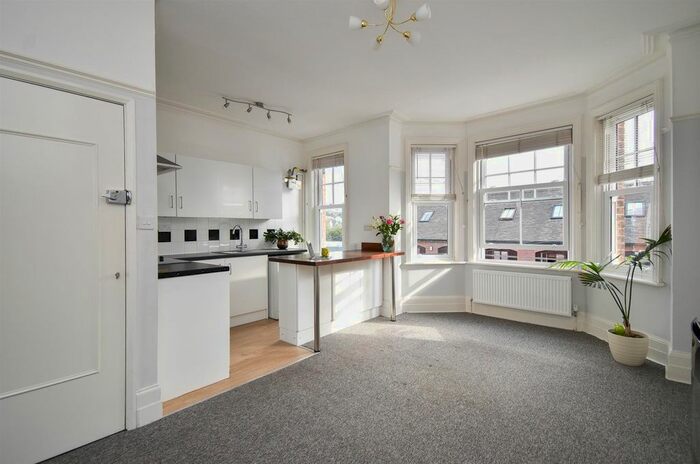 1 Bedroom Flat To Rent In Tower Road West, St. Leonards-On-Sea, TN38