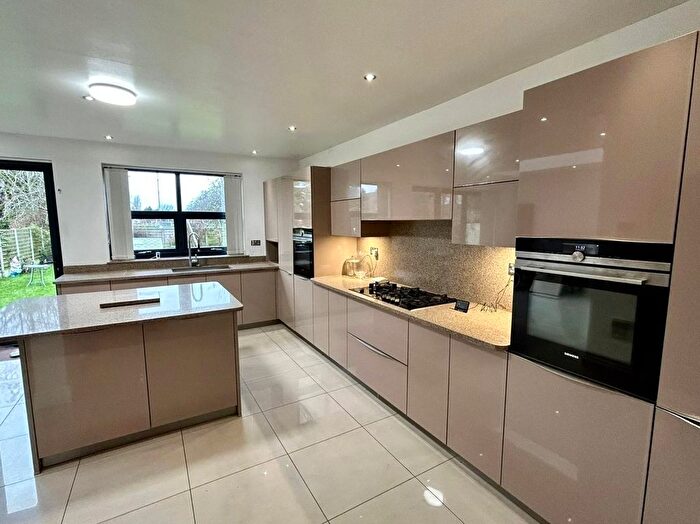 4 Bedroom Semi Detached House To Rent In Withington Road, Manchester, M21