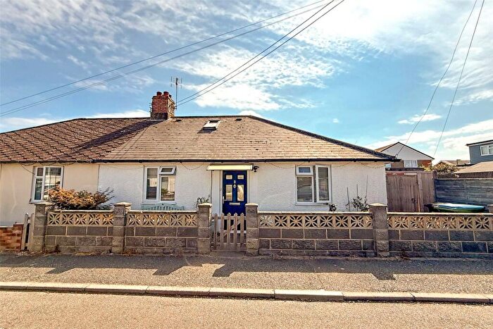 2 Bedroom Bungalow For Sale In Grove Crescent, Littlehampton, West Sussex, BN17