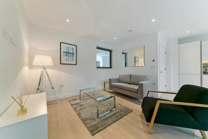 1 Bedroom Flat To Rent In Gatsby Apartments, Wentworth Street, Aldgate, London, E1