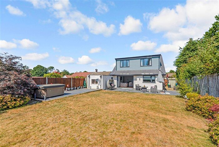 4 Bedroom Detached Bungalow For Sale In Symonds Close, West Kingsdown, Sevenoaks, Kent, TN15