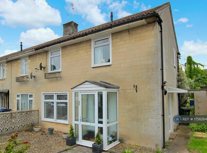 3 Bedroom Semi-Detached House To Rent In Budbury Tynings, Bradford-On-Avon, BA15