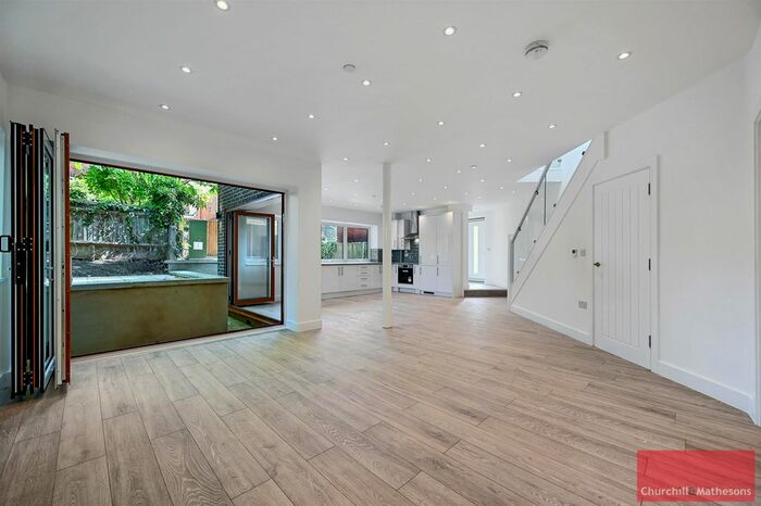 4 Bedroom Property To Rent In Connaught Road, Harlesden, NW10