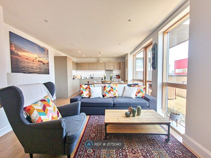 2 Bedroom Flat To Rent In Stanley Turner House, London, E3