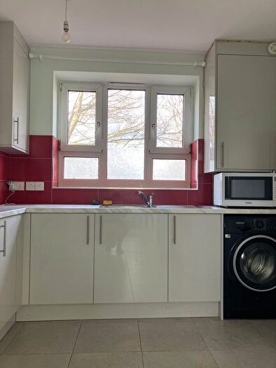 Studio To Rent In London Road, Mitcham, CR4