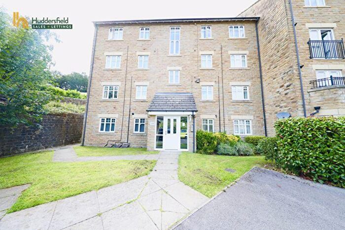 2 Bedroom Flat For Sale In Silk Mill Chase, Sowerby Bridge, HX6