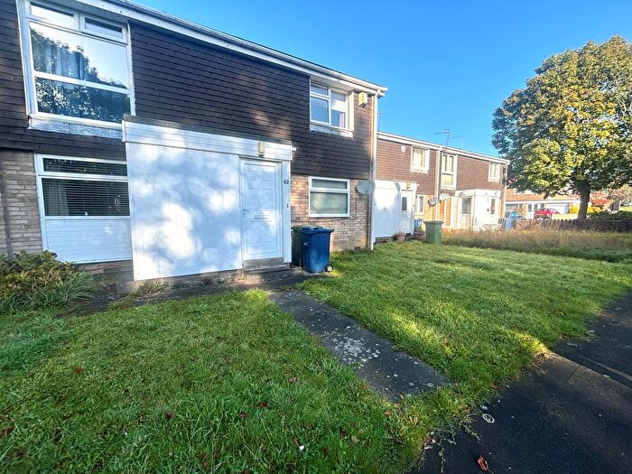 2 Bedroom Flat To Rent In Hogarth Drive, Washington, NE38