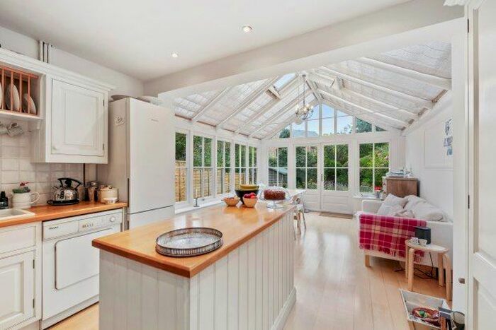 3 Bedroom Cottage To Rent In Radnor Road, Weybridge, KT13