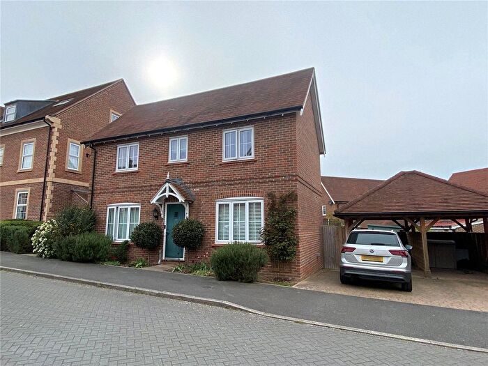 3 Bedroom Detached House For Sale In Corbel Rise, Chineham, Basingstoke, Hampshire, RG24