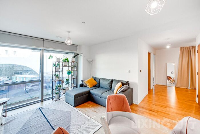 2 Bedroom Flat For Sale In Cutter Lane, Greenwich, SE10
