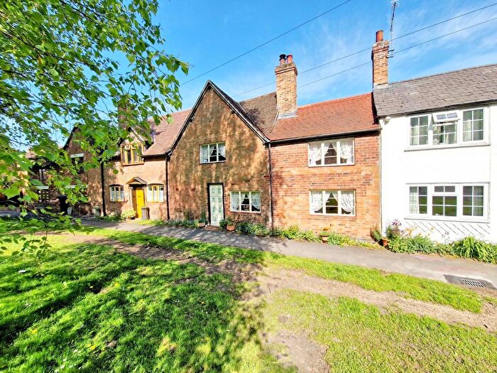 3 Bedroom Cottage For Sale In The Crescent, Brinklow, Rugby, CV23